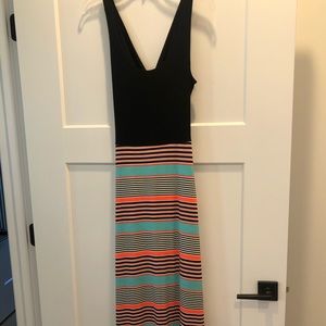 Maxi dress with crisscross back